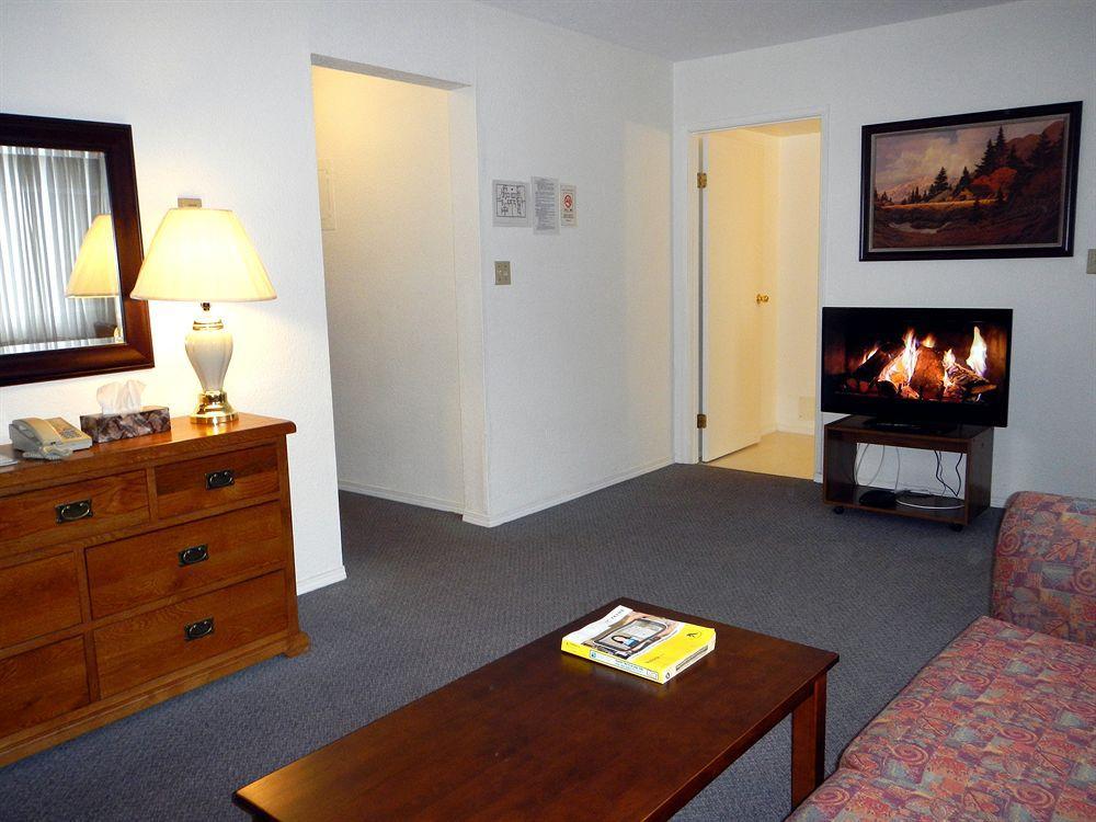 Mayfair Motel 2*