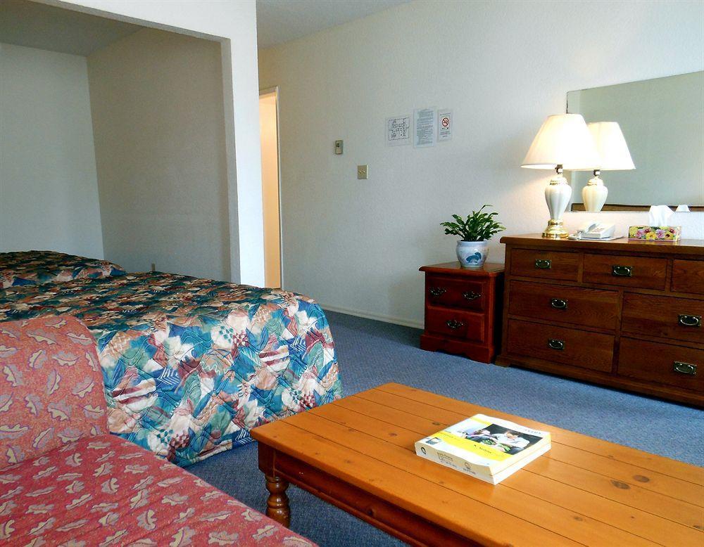 Mayfair Motel 2*